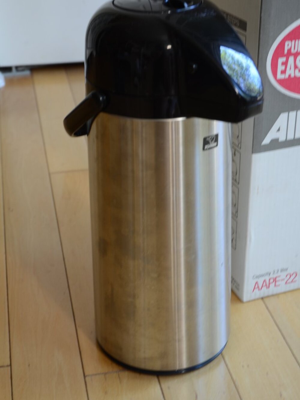 Zojirushi Air Pot Beverage Dispenser Model: AAPE-22 - Picture 3 of 12